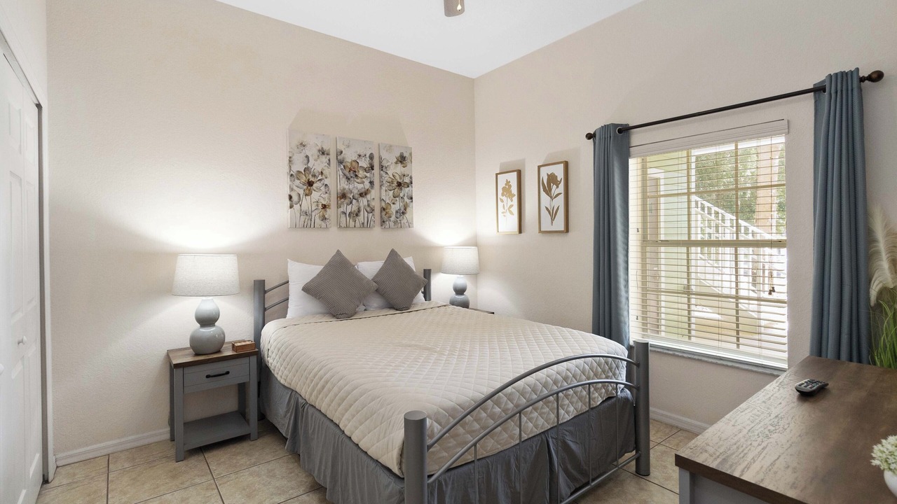 Photo of Bedroom in Bahama Bay