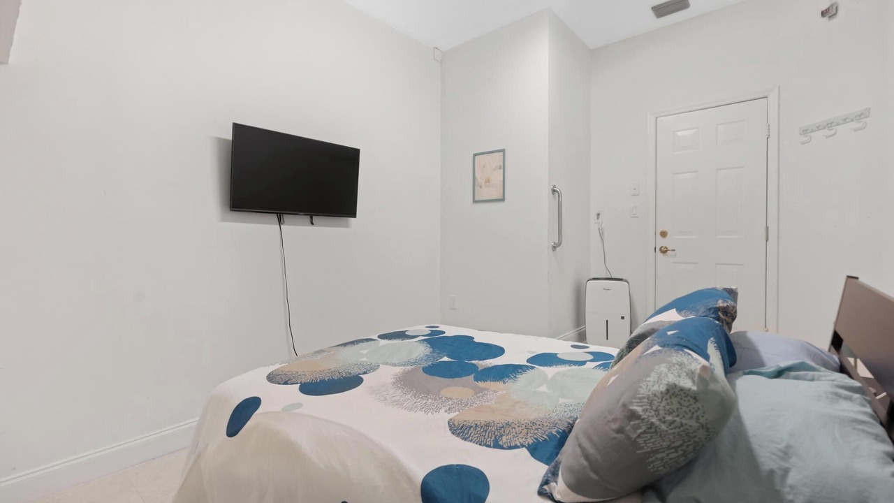 Photo of Bedroom in The Hammocks