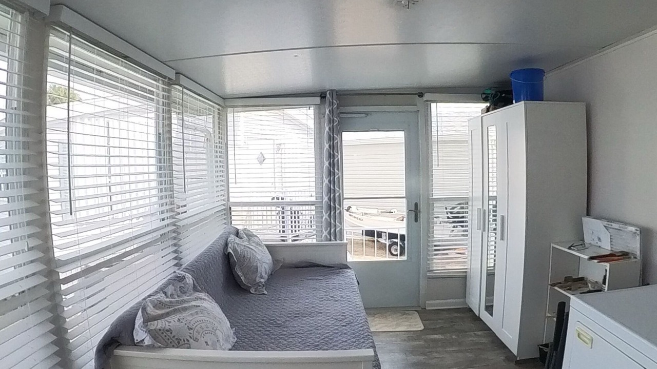 Photo of Livingroom in Nettles Island