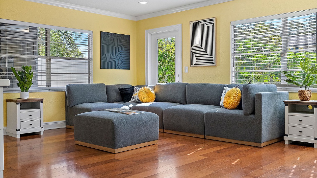 Photo of Livingroom in Town N County Park