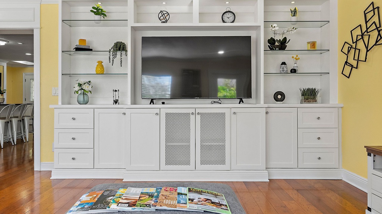 Photo of Livingroom in Town N County Park