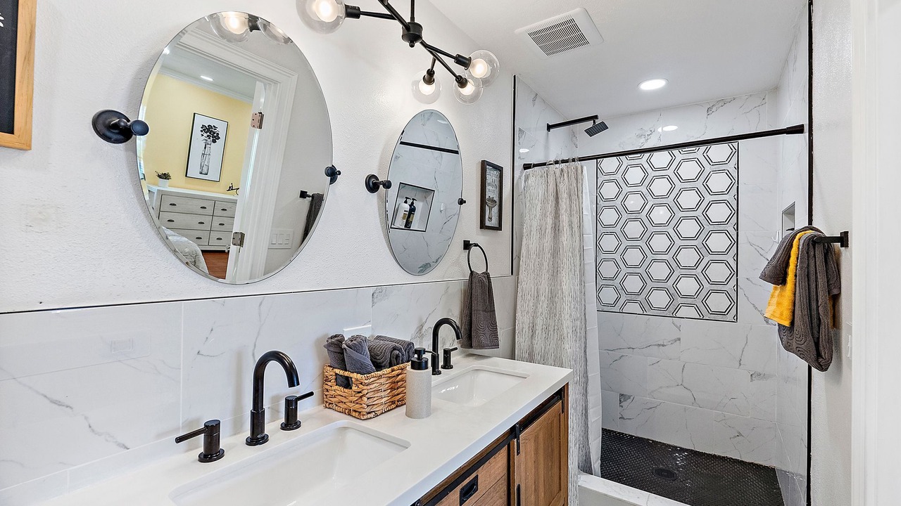 Photo of Bathroom in Town N County Park