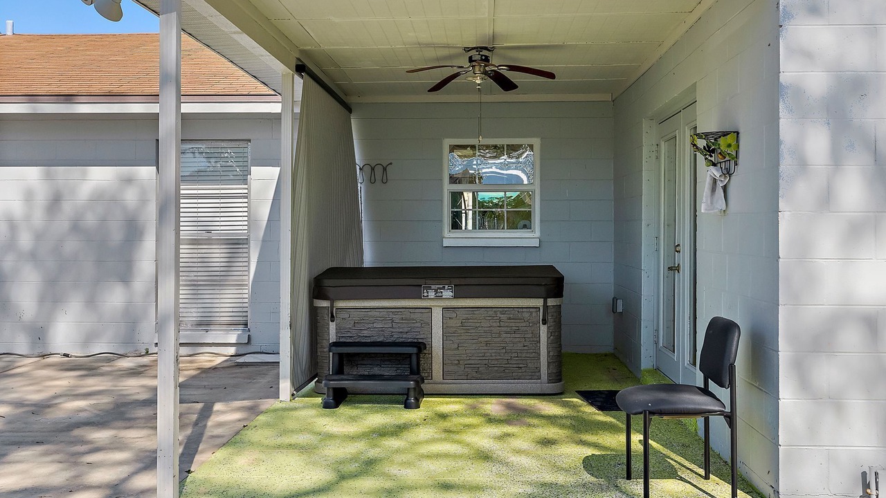 Photo of Patio Balcony in Town N County Park