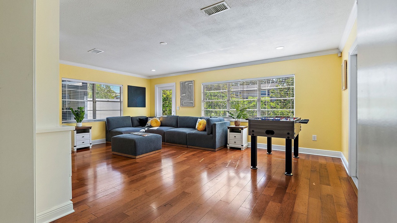 Photo of Bedroom in Town N County Park