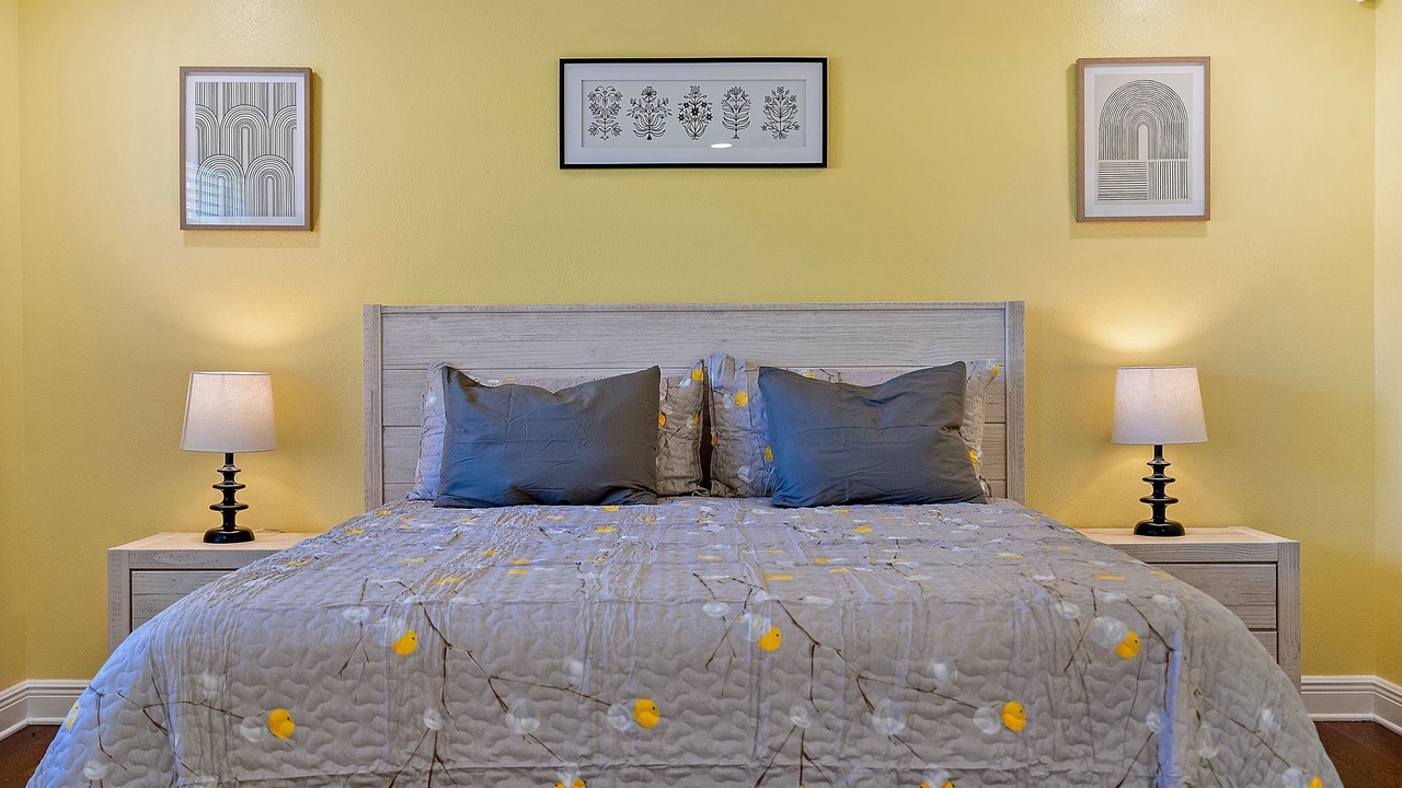 Photo of Bedroom in Town N County Park