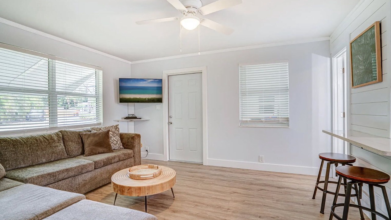 Photo of Livingroom in North River Shores
