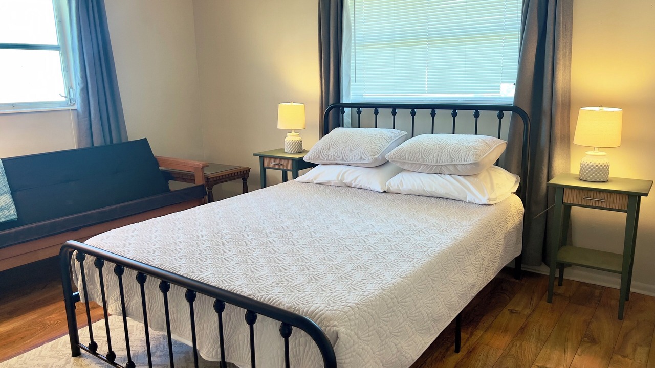 Photo of Bedroom in Venice Gardens