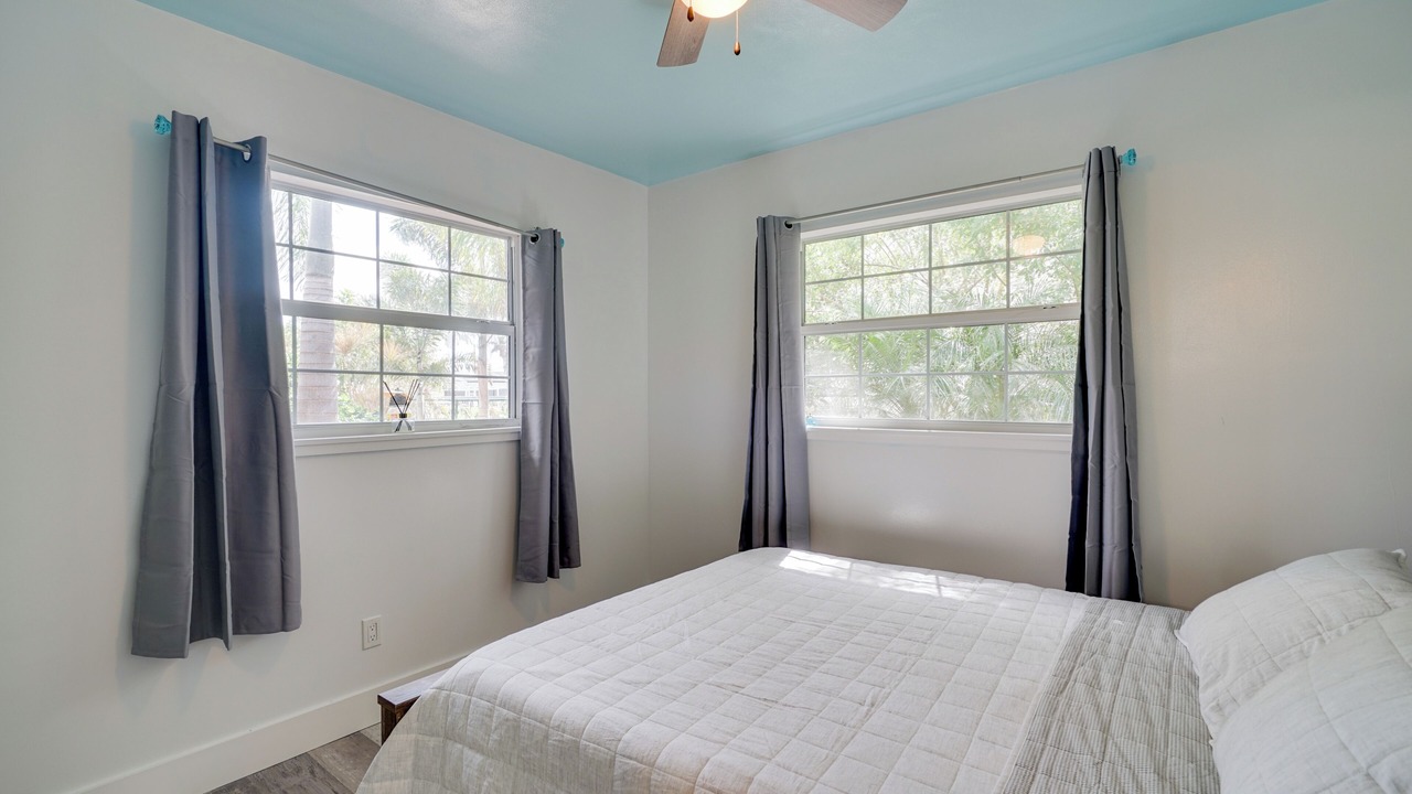 Photo of Bedroom in Yacht Club
