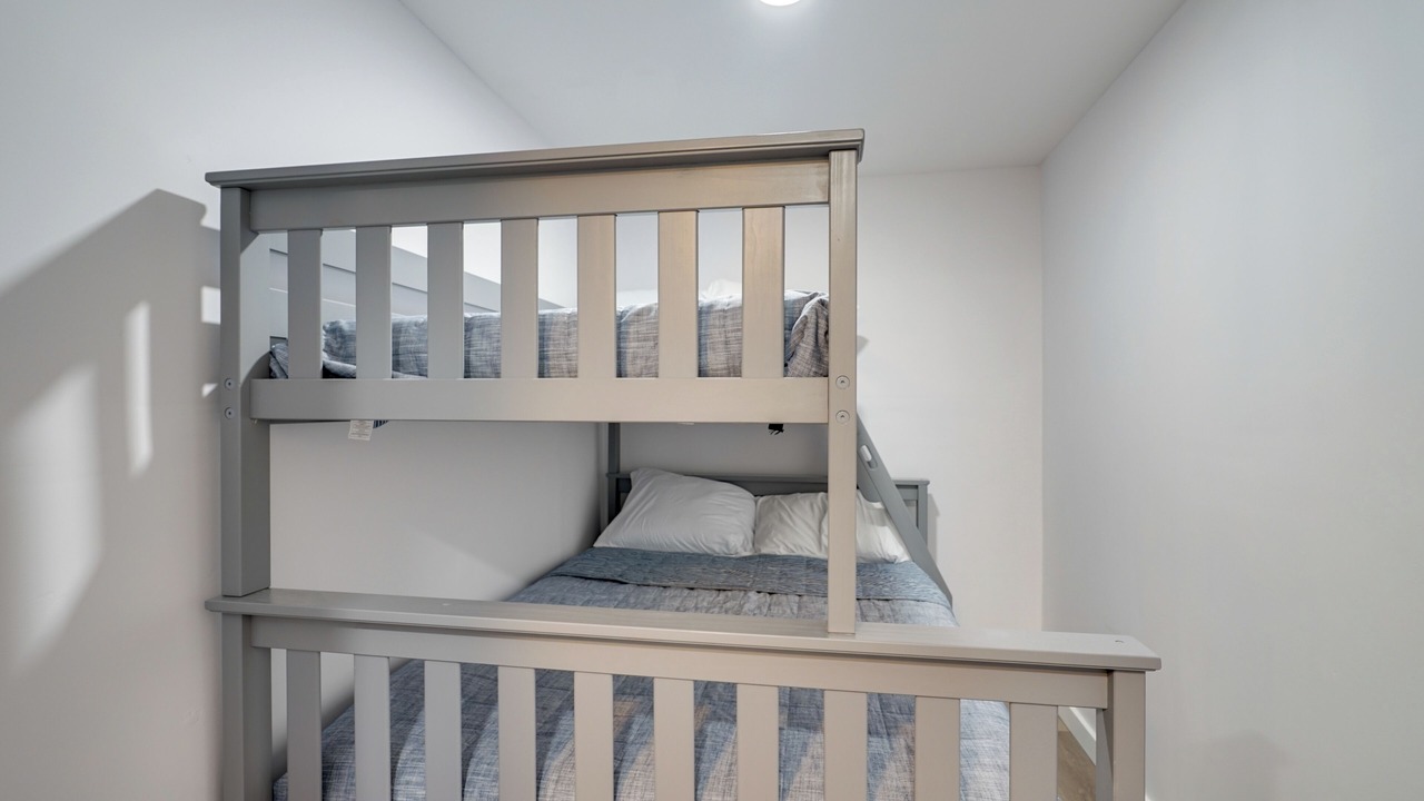 Photo of Bedroom in Yacht Club