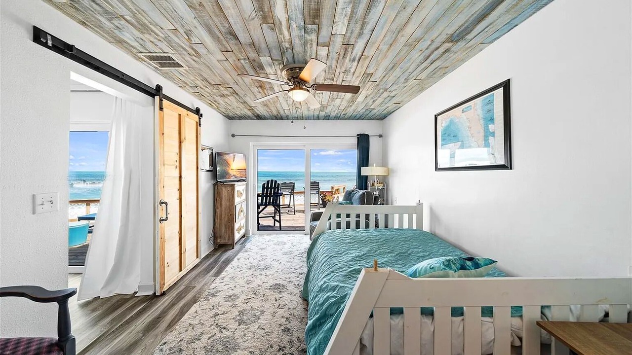 Photo of Bedroom in Melbourne Beach