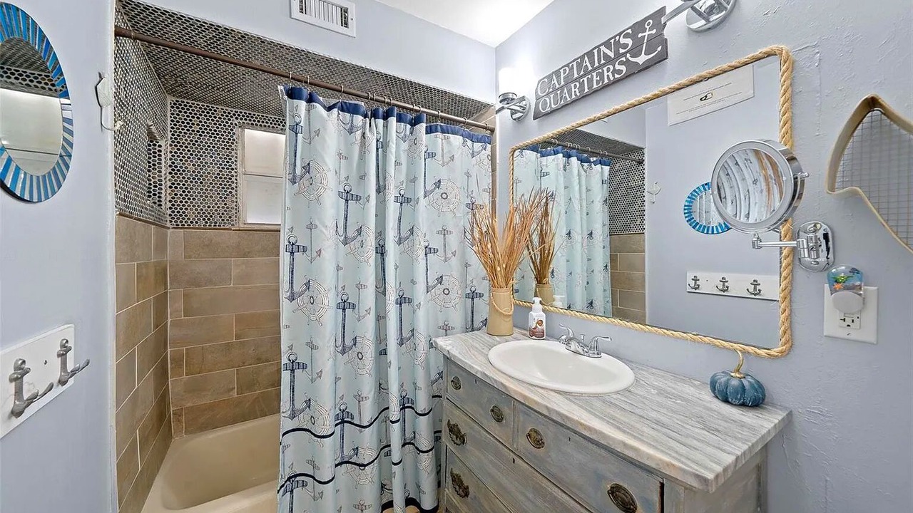 Photo of Bathroom in Melbourne Beach