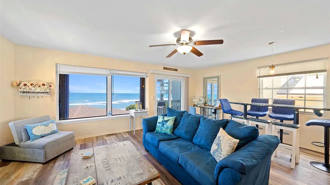 Photo of Livingroom in Melbourne Beach