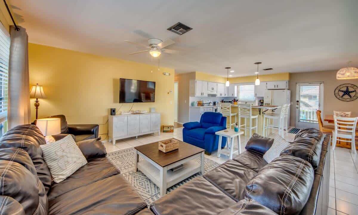 Photo of Livingroom in Fort Myers Beach