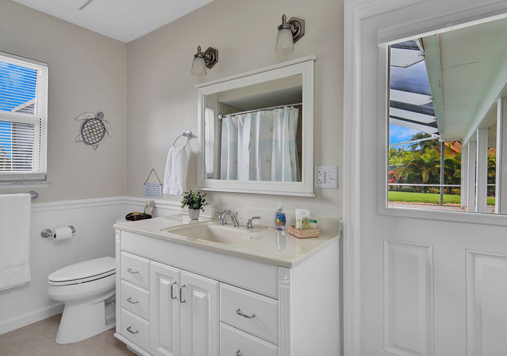 Photo of Bathroom in Jensen Beach