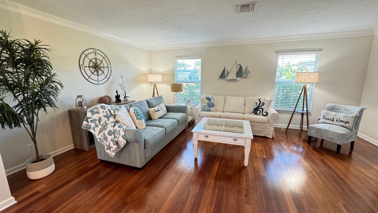 Photo of Livingroom in Jensen Beach