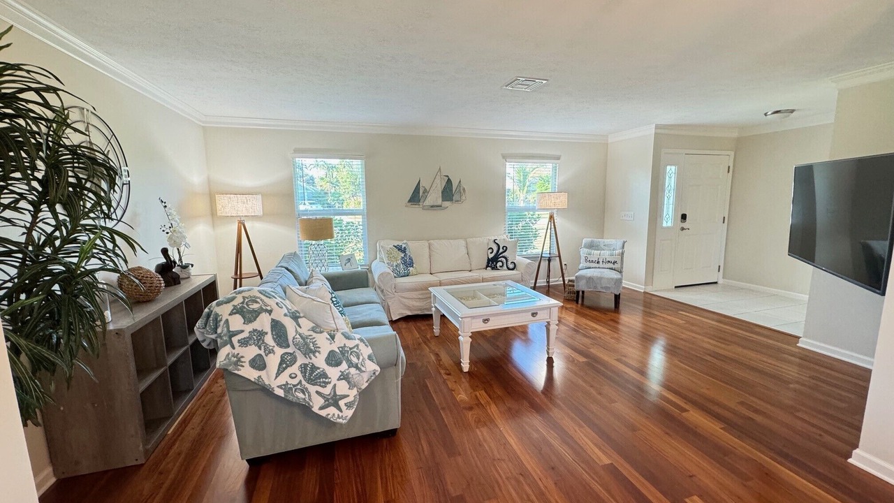 Photo of Livingroom in Jensen Beach