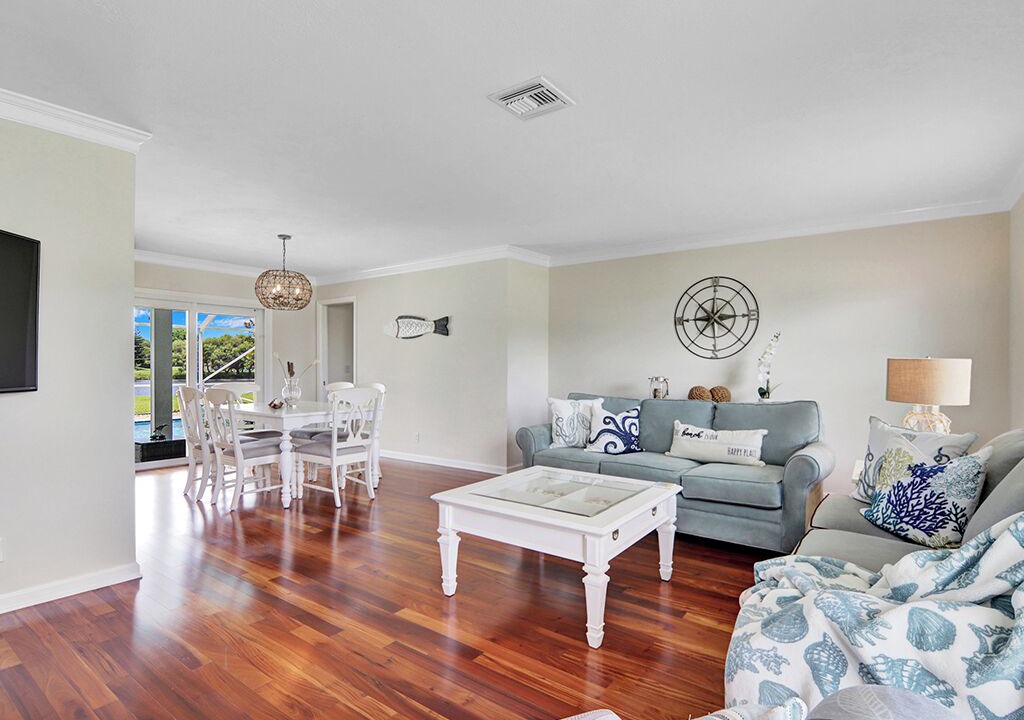 Photo of Livingroom in Jensen Beach