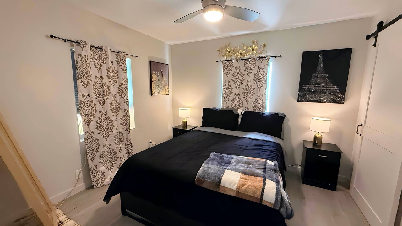 Photo of Bedroom in Middle River Terrace