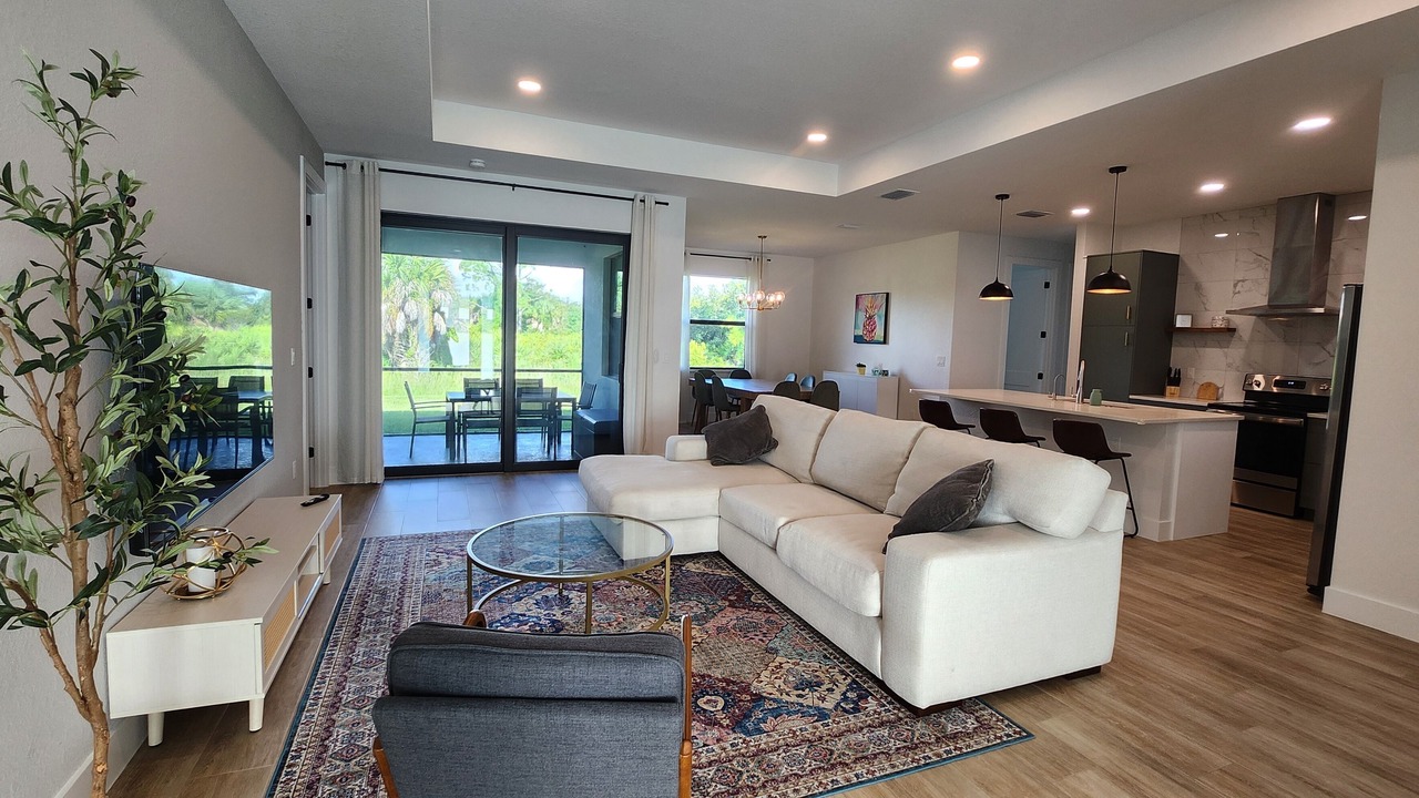 Photo of Livingroom in Englewood East