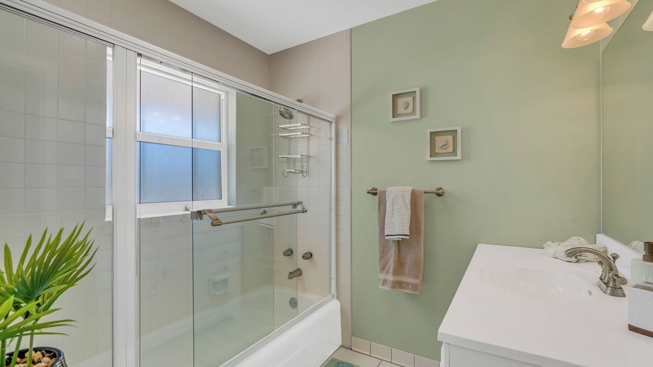 Photo of Bathroom in Marathon