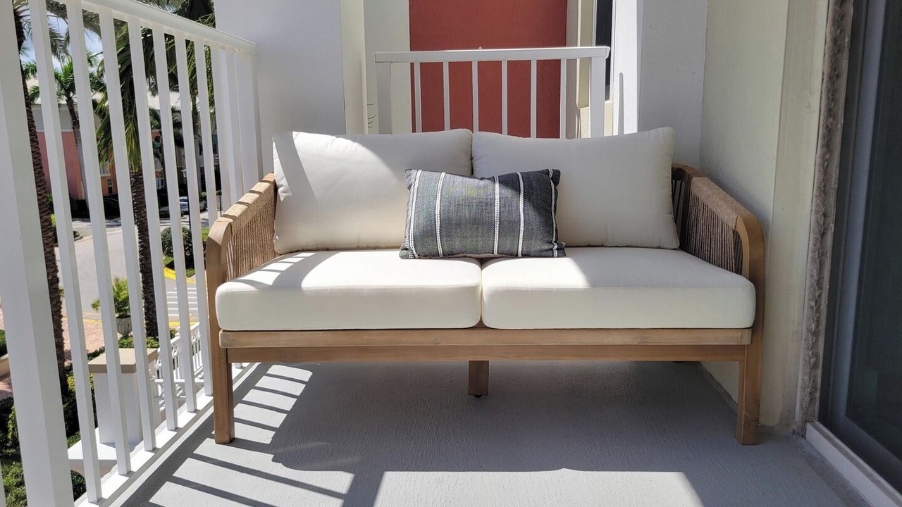 Photo of Patio Balcony in East Ocean Ave