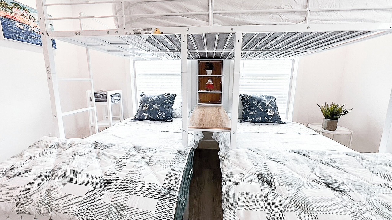 Photo of Bedroom in Oakes Estates