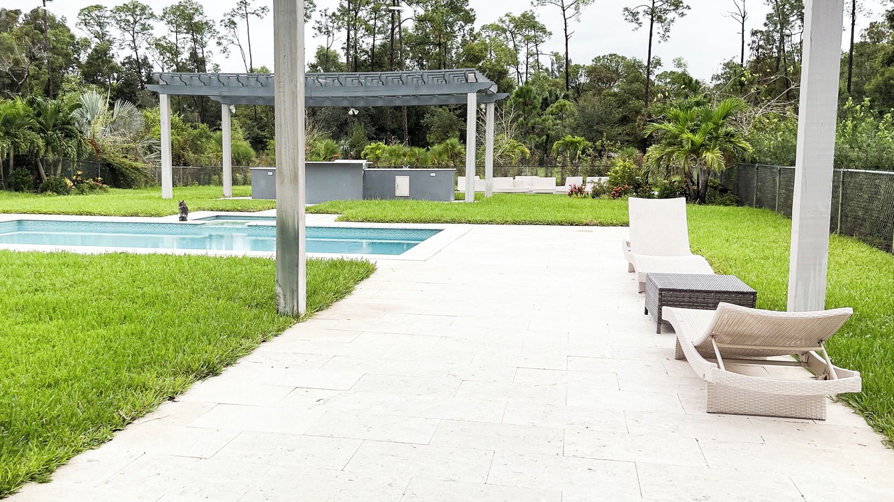Photo of Outdoor in Oakes Estates