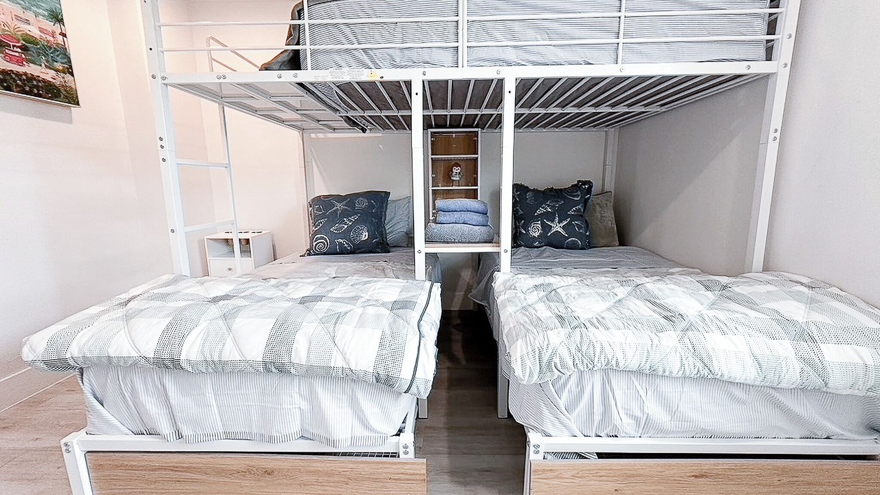 Photo of Bedroom in Oakes Estates