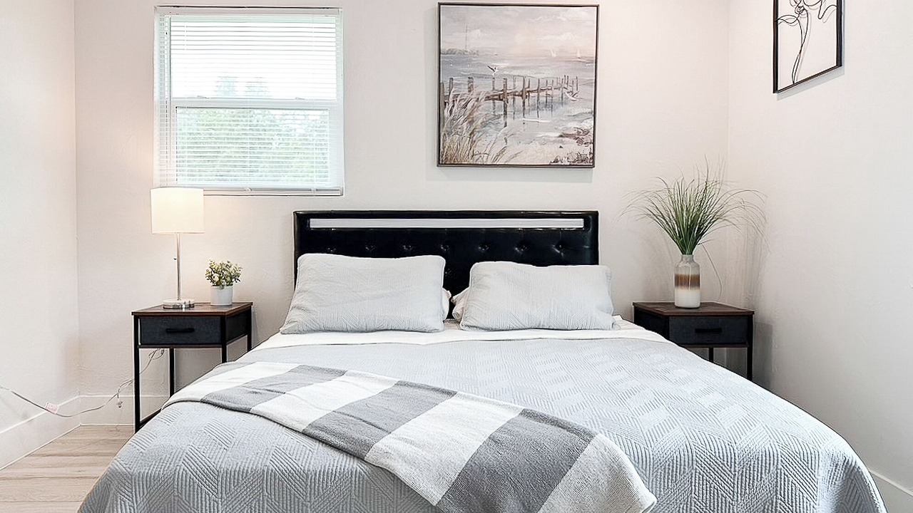 Photo of Bedroom in Oakes Estates