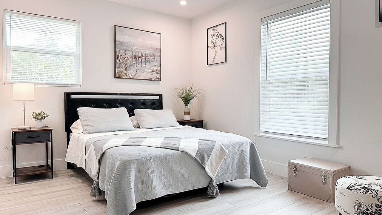 Photo of Bedroom in Oakes Estates