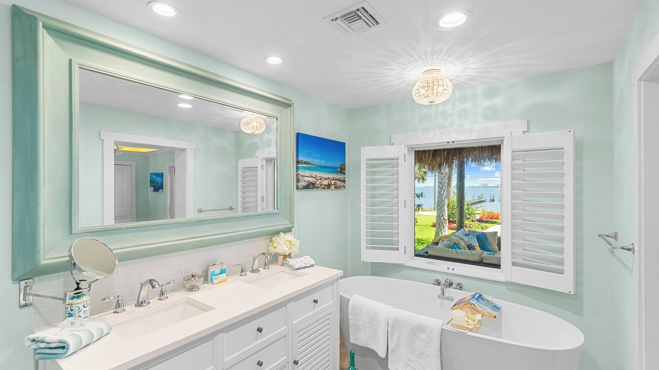 Photo of Bathroom in Jensen Beach