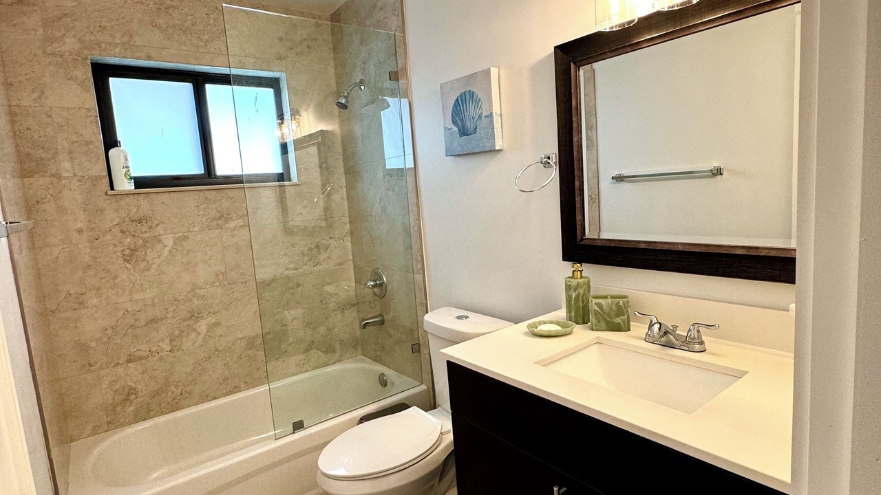 Photo of Bathroom in Hialeah