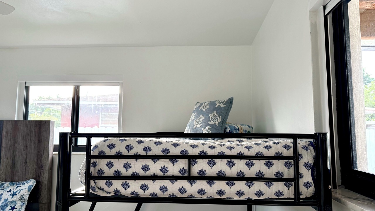 Photo of Bedroom in Hialeah