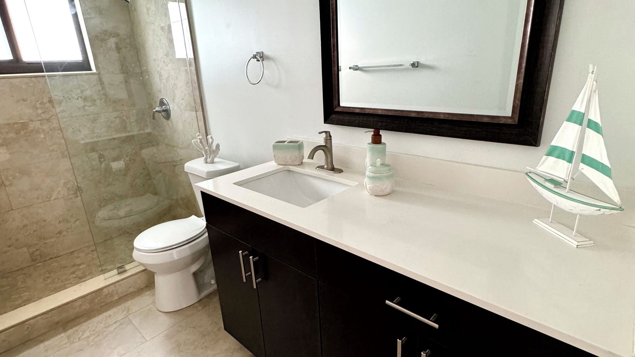 Photo of Bathroom in Hialeah