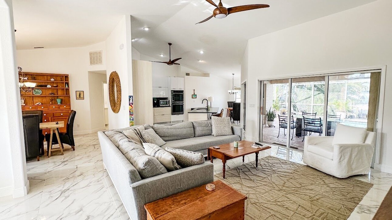 Photo of Livingroom in Saint James City