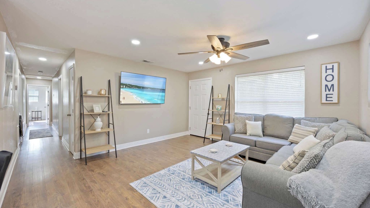 Photo of Bedroom in Tropic