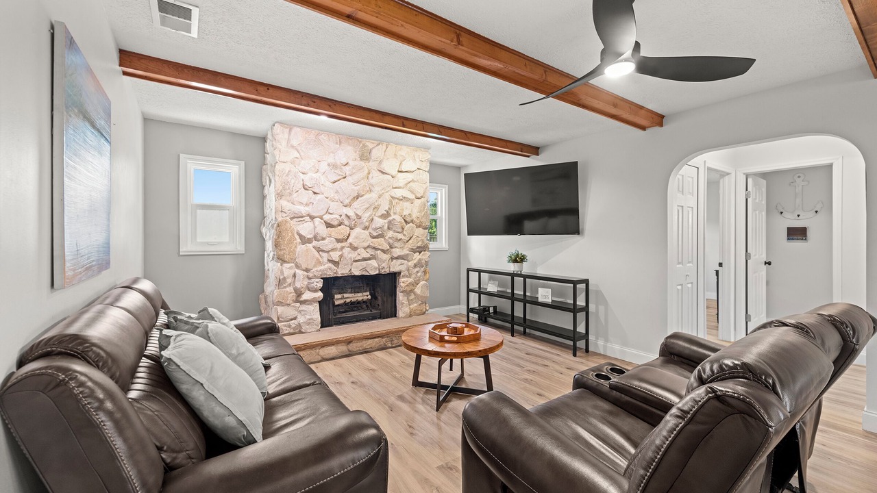 Photo of Livingroom in River Park