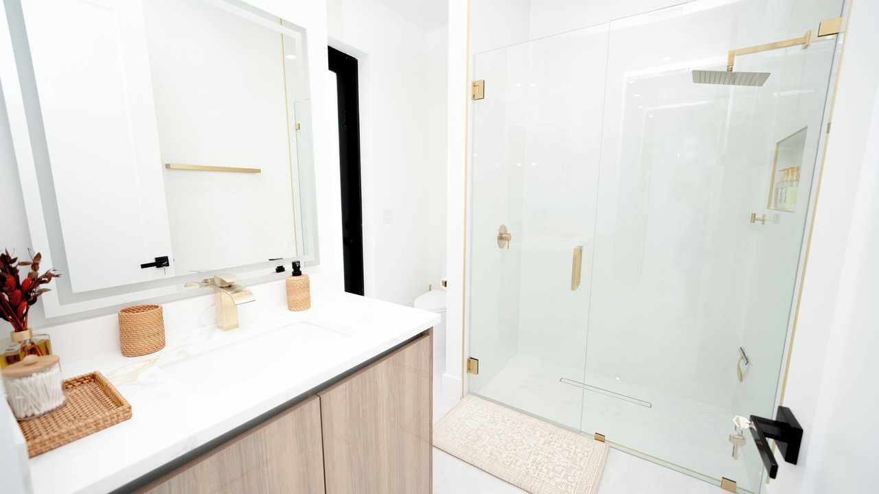 Photo of Bathroom in Diplomat