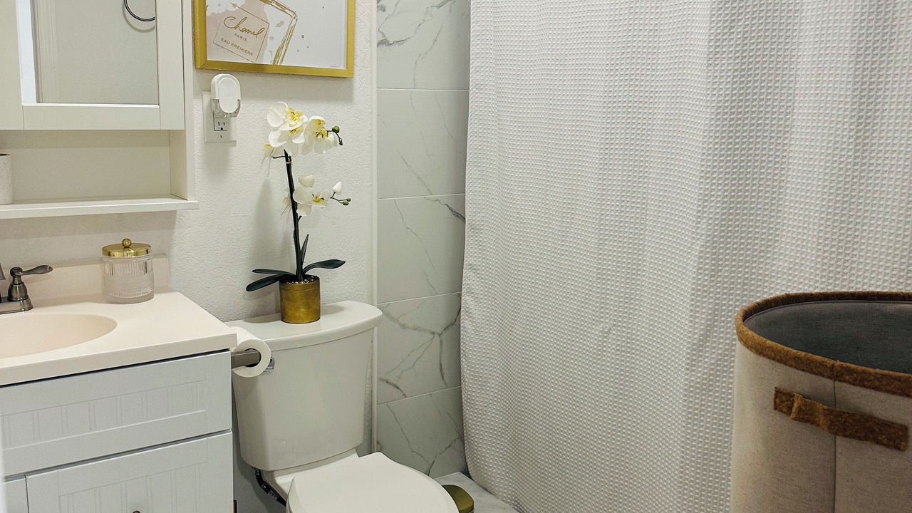 Photo of Bathroom in Lake Magdalene