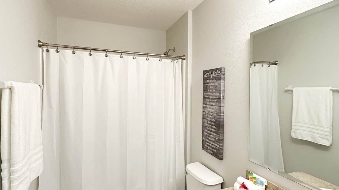 Photo of Bathroom in Thousand Oaks