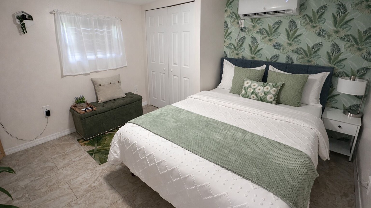 Photo of Bedroom in Pinellas Park