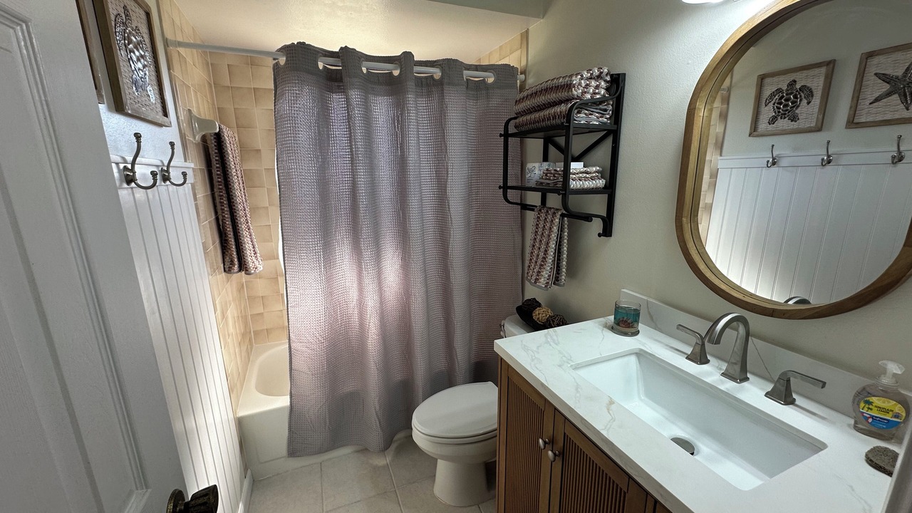 Photo of Bathroom in Gulf Gate Estates
