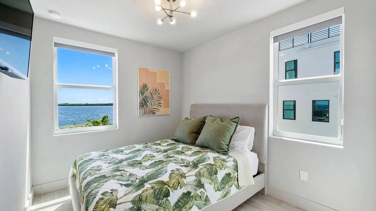 Photo of Bedroom in Paradise Point
