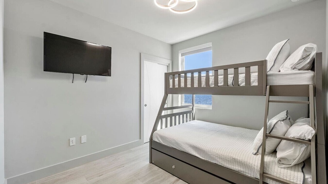 Photo of Bedroom in Paradise Point