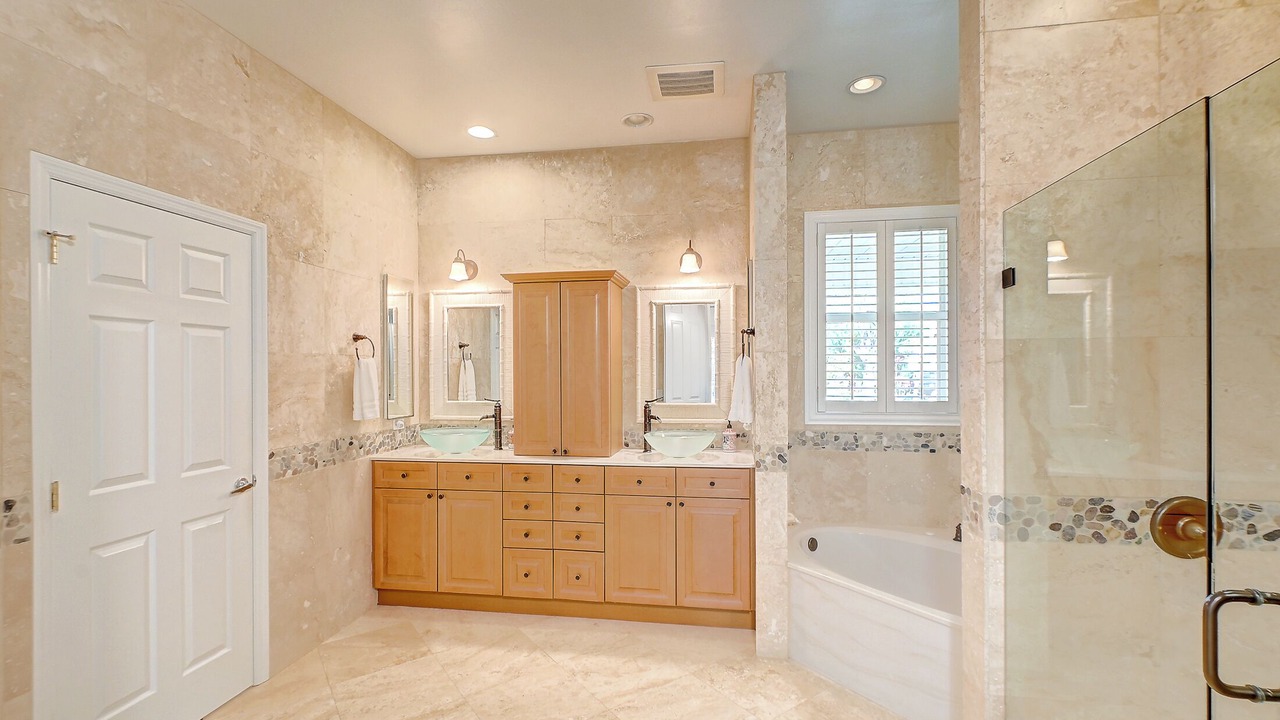 Photo of Bathroom in Alva