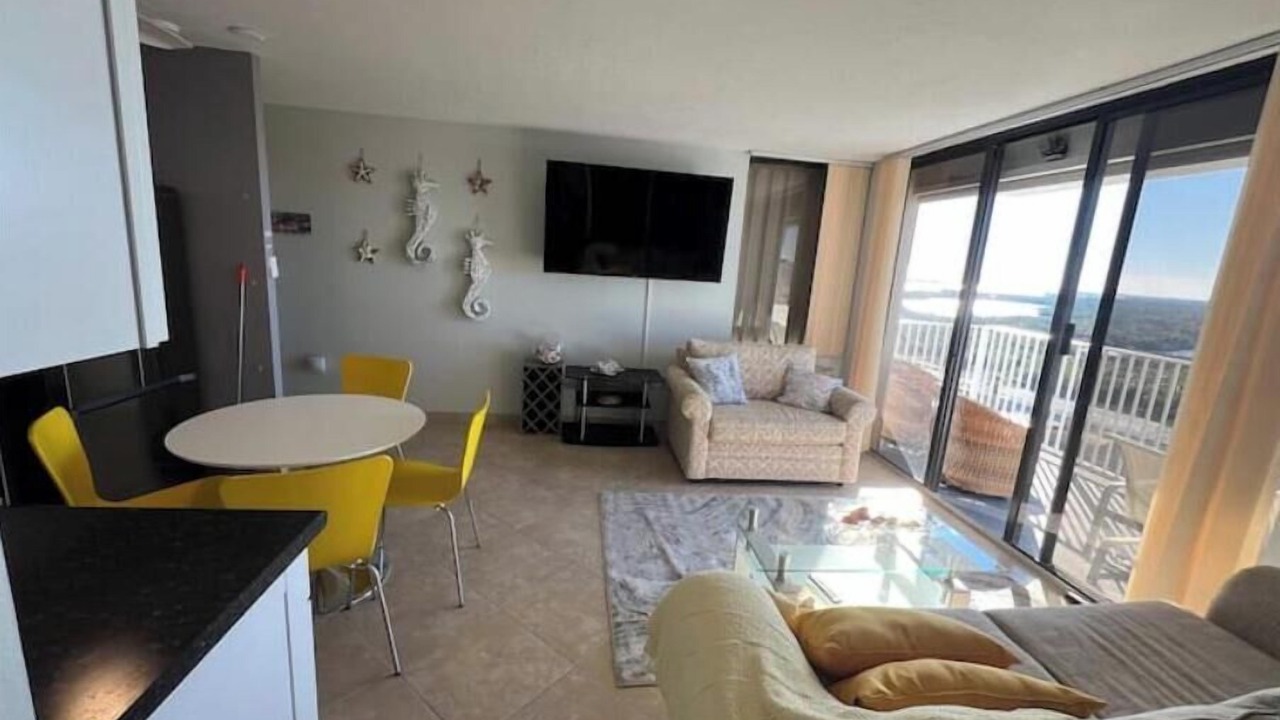 Photo of Livingroom in Fort Myers Beach