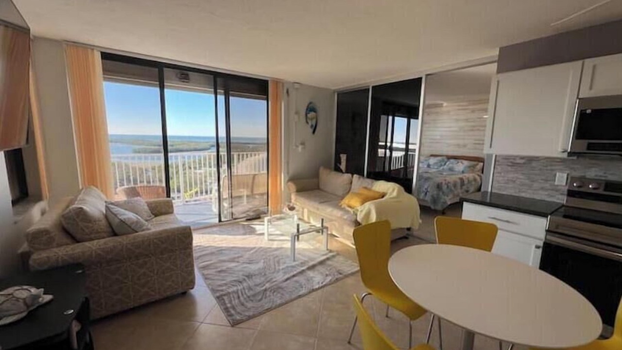 Photo of Livingroom in Fort Myers Beach