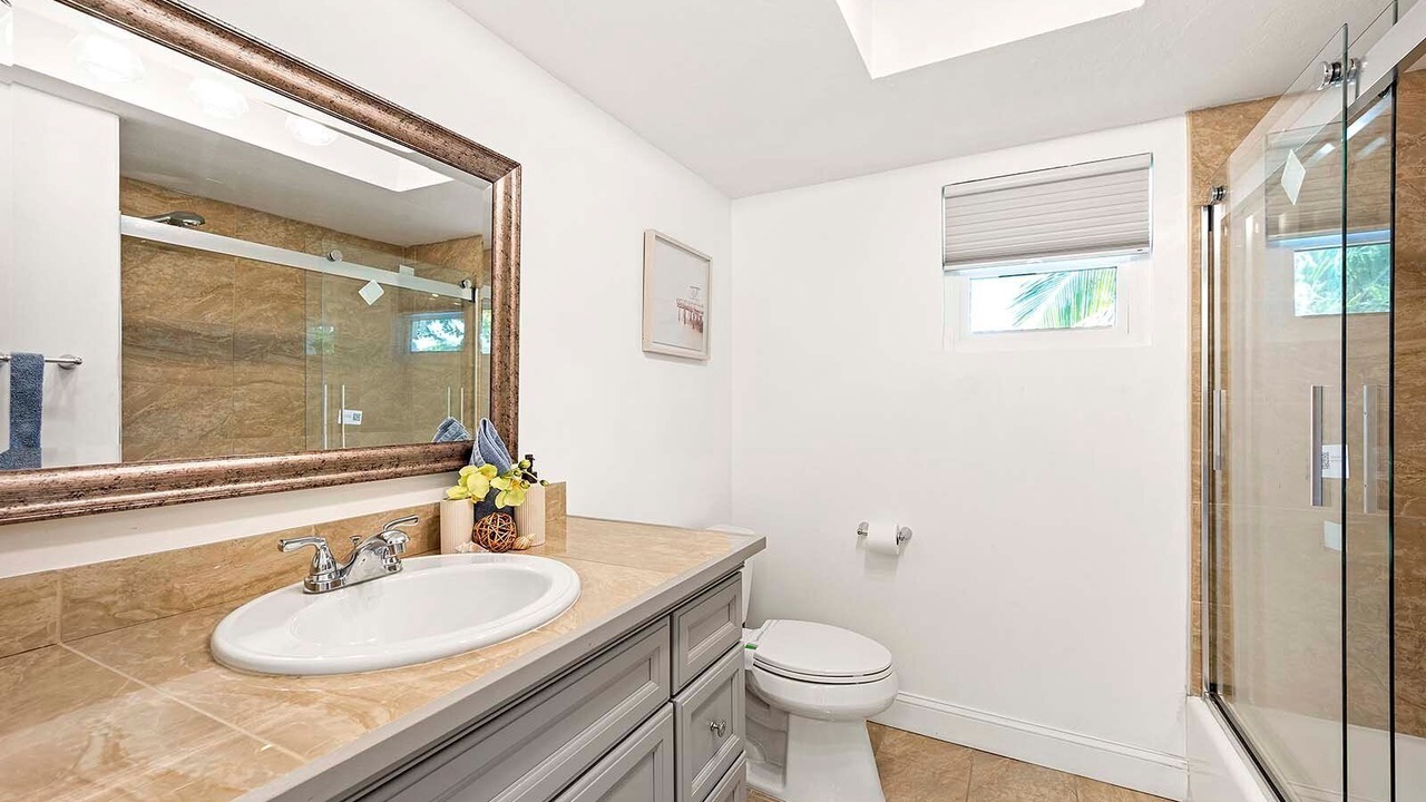 Photo of Bathroom in Caloosahatchee