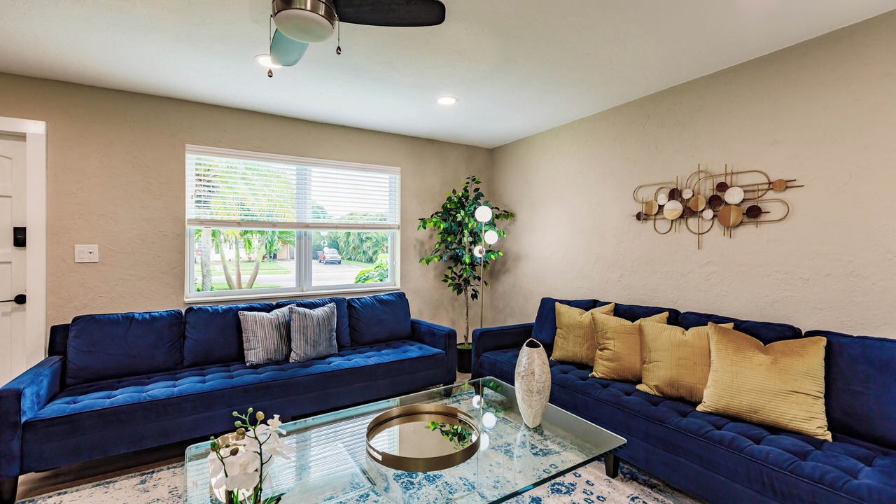 Photo of Livingroom in Lake Park