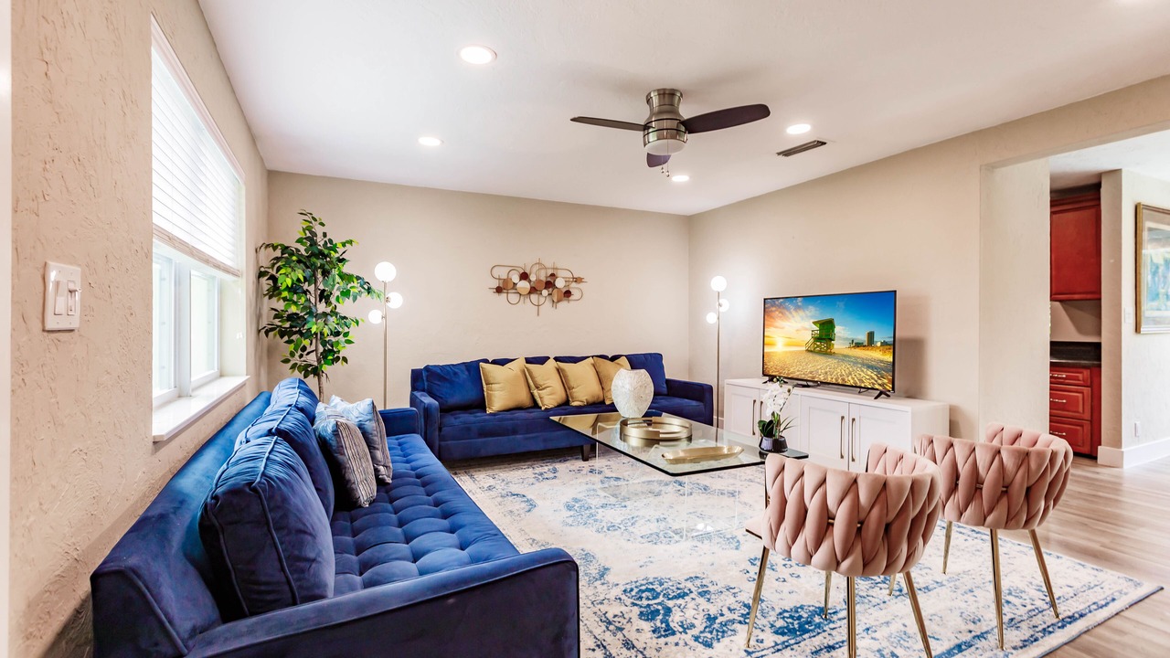 Photo of Livingroom in Lake Park